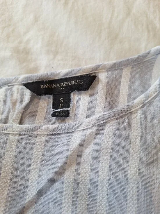 Banana republic beachy blue and white striped shirt - Picture 2 of 3